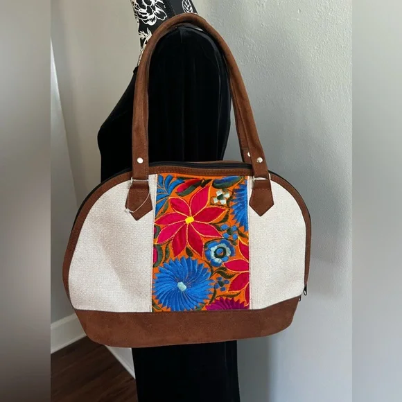 Handcrafted embroidered Floral Purse - Picture 3 of 11